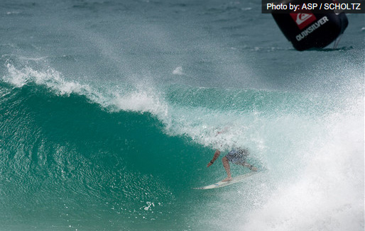 Bede Durbidge en pleno tubazoooooo!. Foto: ASP/Scholtz